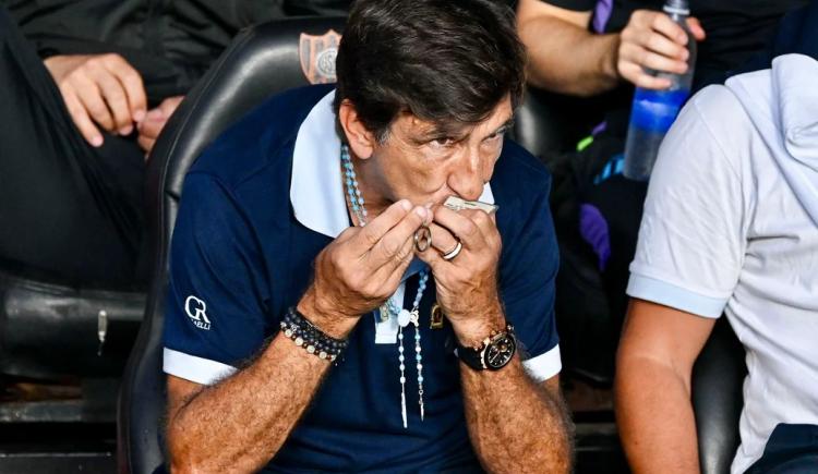 Imagen de Rezo por vos: Gustavo Costas le prende velas a Maravilla Martínez y ya ensayó un plan B