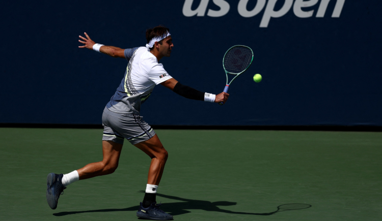 Imagen de Tomás Etcheverry cortó su buena racha con una derrota ajustada en Indian Wells