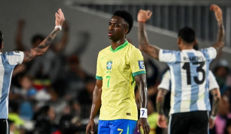 Imagen de "Vini, Vini, bailá conmigo": Qué dijo el Premio The Best sobre la paliza histórica de Argentina sobre Brasil