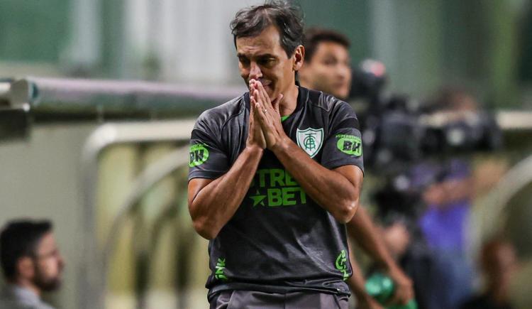 Imagen de Fabián Bustos se fue de América Mineiro tras perder la categoría