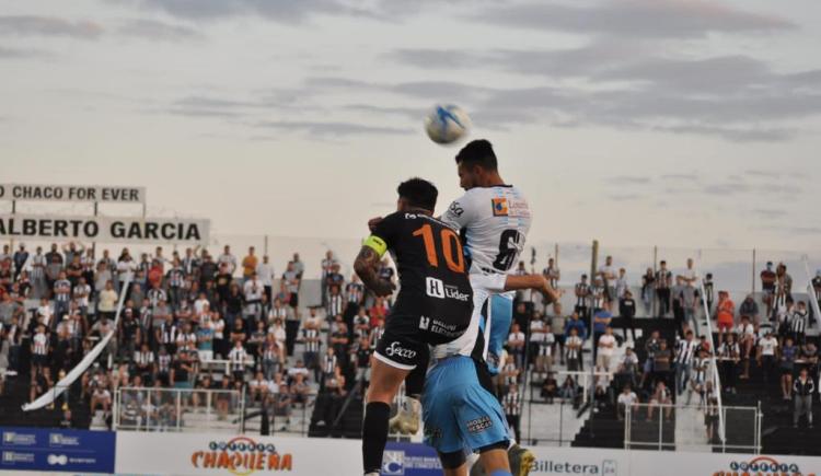 Imagen de RACING DE CORDOBA Y DEPORTIVO MADRYN, CERCA DE LA FINAL POR EL PRIMER ASCENSO