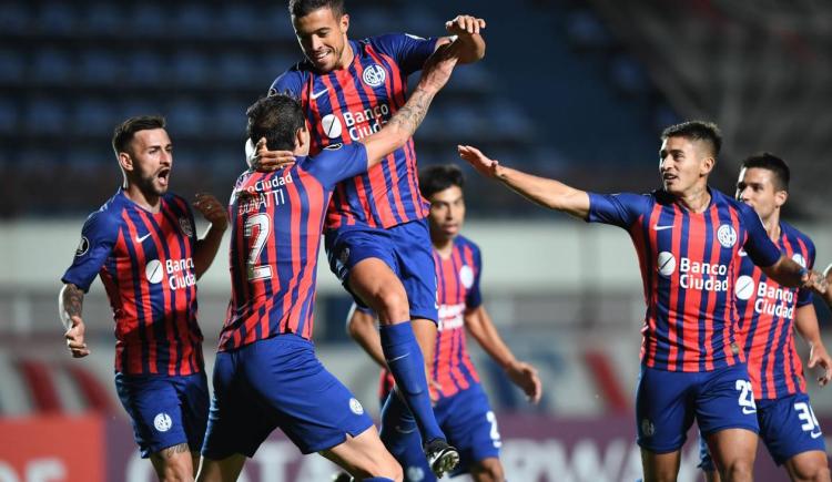 Imagen de SAN LORENZO Y SANTOS EN EL CRUCE DE IDA POR COPA LIBERTADORES