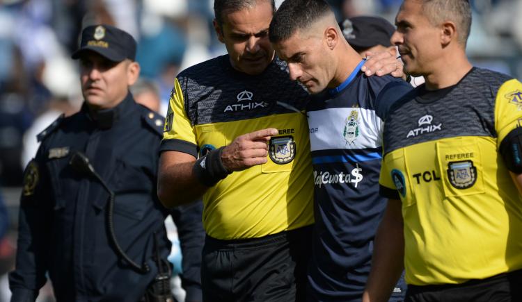Imagen de Ariel Penel reconoció el error por el gol anulado a Gimnasia y pidió disculpas