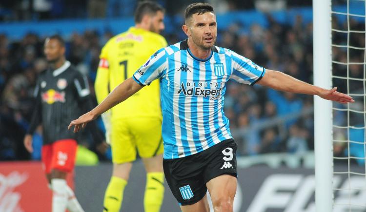 Imagen de Racing goleó a Bragantino y es puntero de su grupo