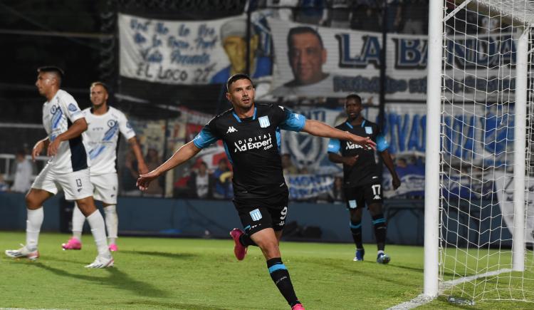 Imagen de Racing goleó a San Martín de Burzaco y avanzó en la Copa Argentina