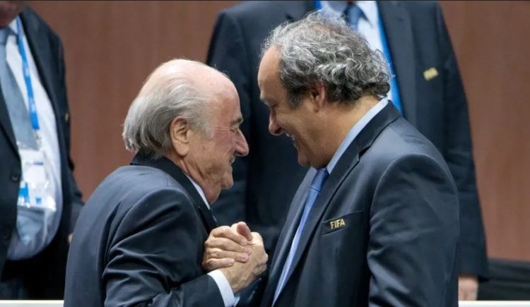 Imagen de Blatter y Platini fueron absueltos de la acusación de fraude en un tribunal suizo