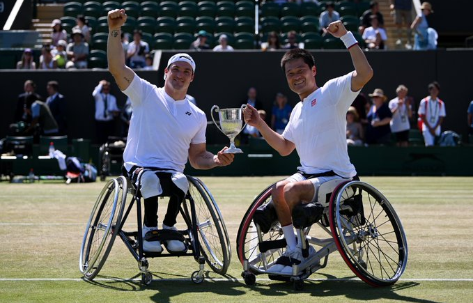 Imagen de Tenis adaptado: Gustavo Fernández ganó el trofeo de dobles en Wimbledon