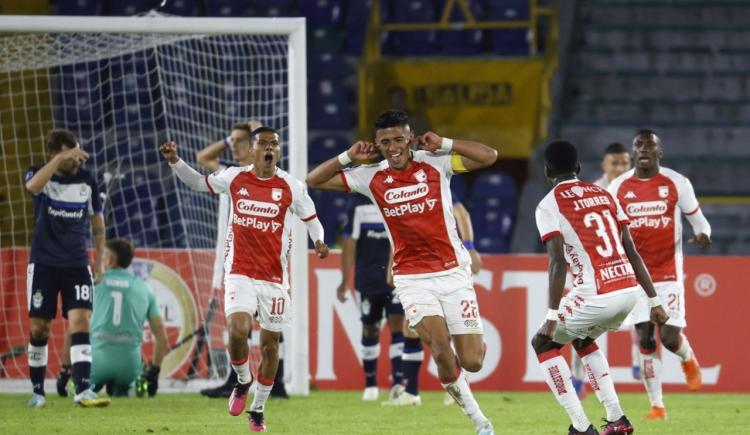 Imagen de Gimnasia cayó ante Santa Fe y complica su clasificación