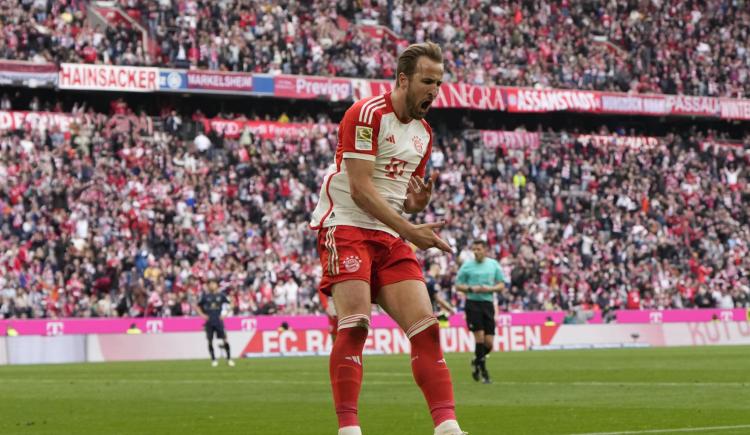 Imagen de Con un hat-trick de Harry Kane, Bayern Munich goleó y no se rinde