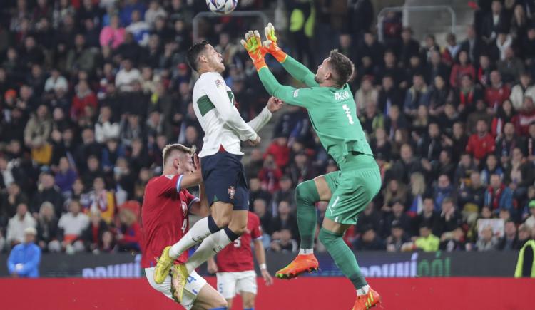 Imagen de El durísimo golpe que sufrió Cristiano Ronaldo