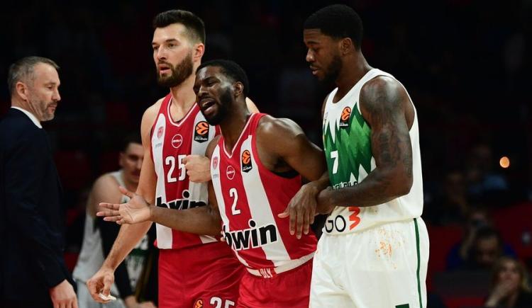 Imagen de Volvió a jugar al básquet después de 533 días: se rompió el tendón de Aquiles a los dos minutos