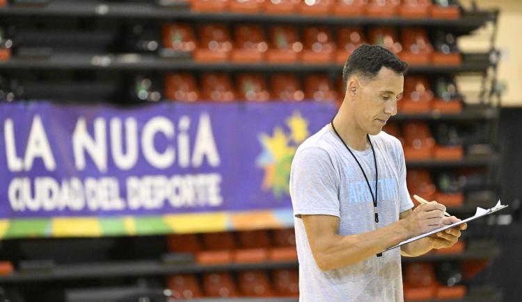 Imagen de Pablo Prigioni: “Tenemos que dar un paso a la vez, no volvernos locos y construir nuestro juego"