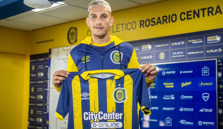 Imagen de Enzo Copetti fue presentado en Rosario Central: "Las expectativas son altas"