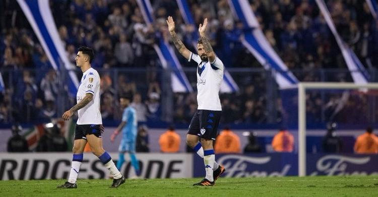 Imagen de Vélez le ganó a Estudiantes por 4 a 0 y está en octavos de final