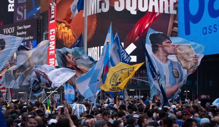 Imagen de Argentina copó Times Square en el banderazo previo a la final