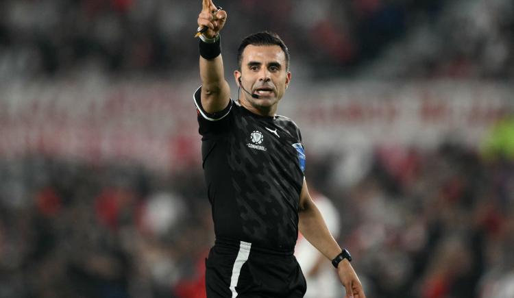 Imagen de Conmebol confirmó los árbitros de la Libertadores y la Sudamericana