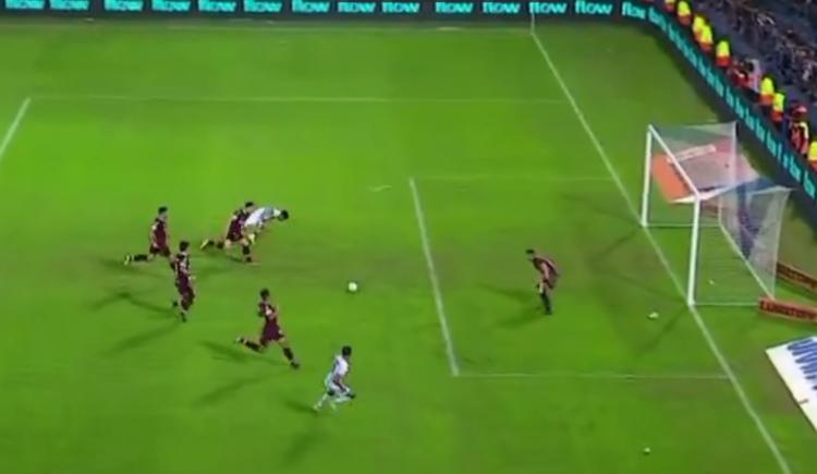 Imagen de El audio del VAR más esperado: por qué no le cobraron penal a Vélez