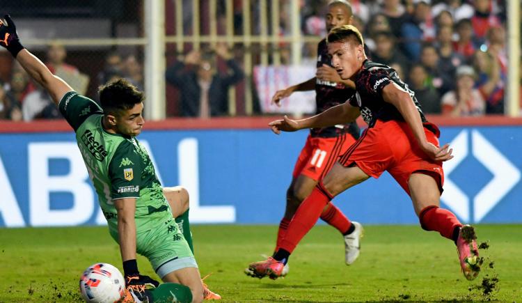 Imagen de River venció a Unión por 5-1 en Santa Fe