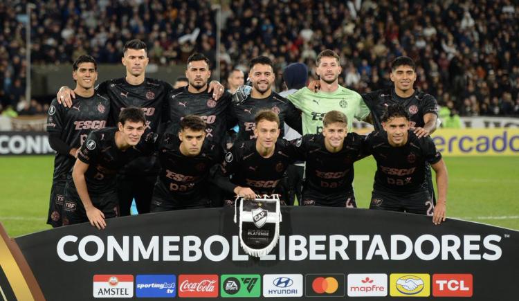 Imagen de Por qué Platense hizo 6 cambios ante Peñarol por Copa Libertadores