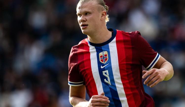 Imagen de Erling Haaland anotó por triplicado en la goleada 3-0 de Noruega