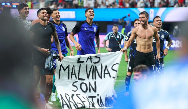 Imagen de La fiesta de la Selección: "Las Malvinas son argentinas" y un minuto de silencio para Inglaterra