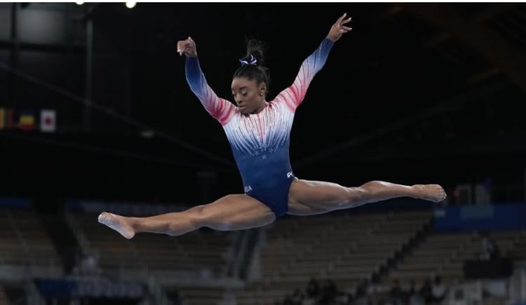 Imagen de SIMONE BILES FUE ELEGIDA COMO LA ATLETA DEL AÑO POR LA REVISTA TIMES