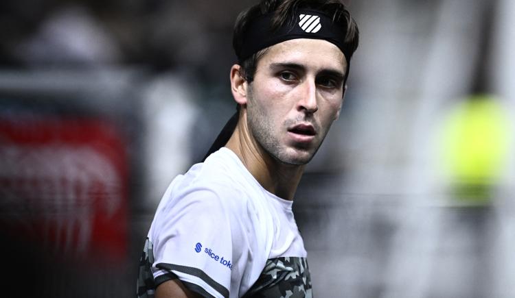 Imagen de Fin del sueño de Tomás Etcheverry en París: cayó con Novak Djokovic