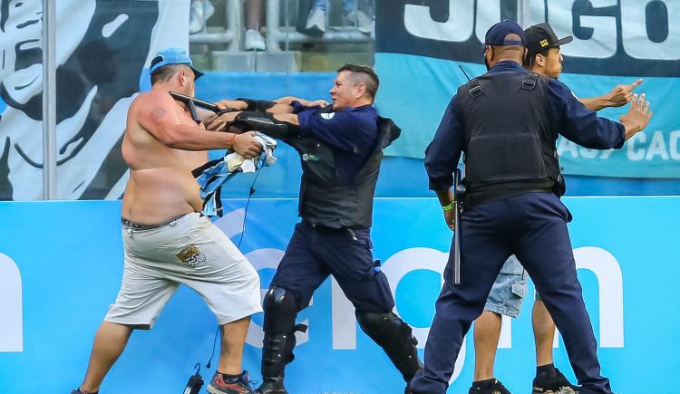 Imagen de GREMIO: DERROTA, INVASIÓN Y ESCÁNDALO