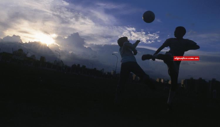 Imagen de El fútbol se está nublando