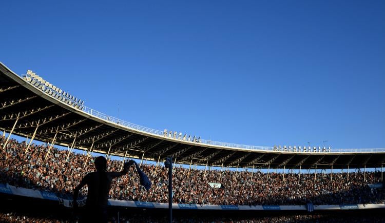 Imagen de Como en 2001, Racing llenó dos canchas y volvió a gritar campeón: las mejores imágenes