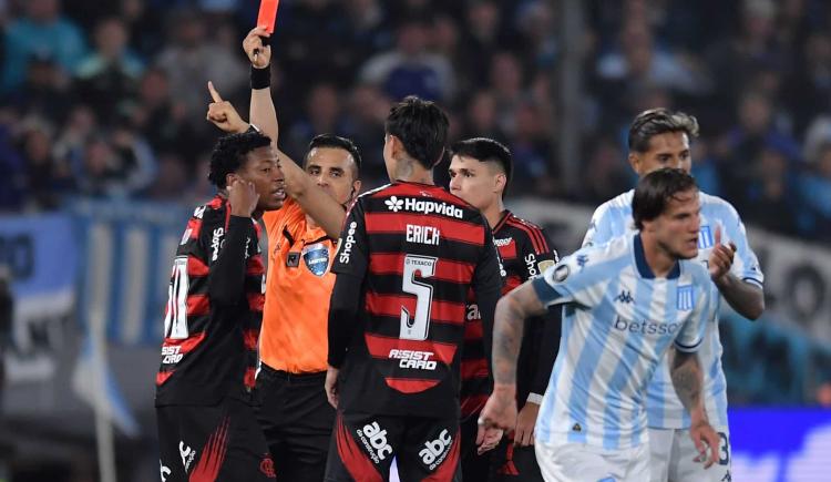 Imagen de El audio del VAR de la polémica expulsión de Gonzalo Plata y la decisión que tomará Flamengo
