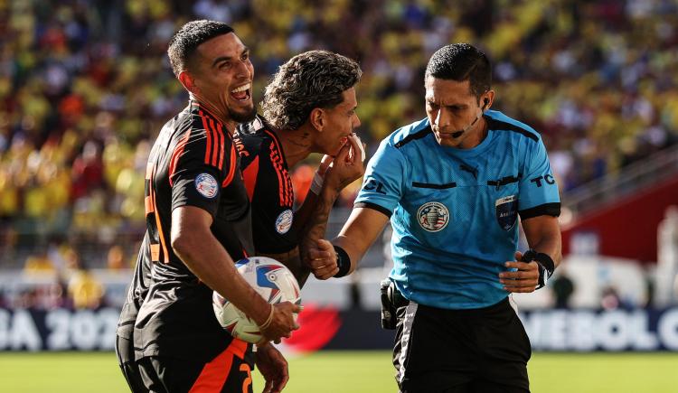 Imagen de ¿Jugó Robinho?: el polémico gol que le anularon a Colombia