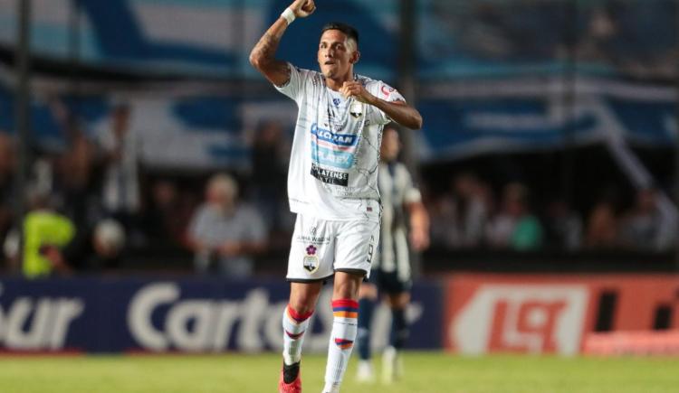 Imagen de Histórico: Armenio le metió tres goles a Talleres en cinco minutos