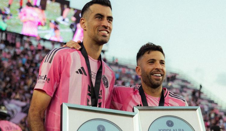 Imagen de La mejor despedida: Jordi Alba y Sergio Busquets festejaron el título con Inter Miami y colgaron los botines