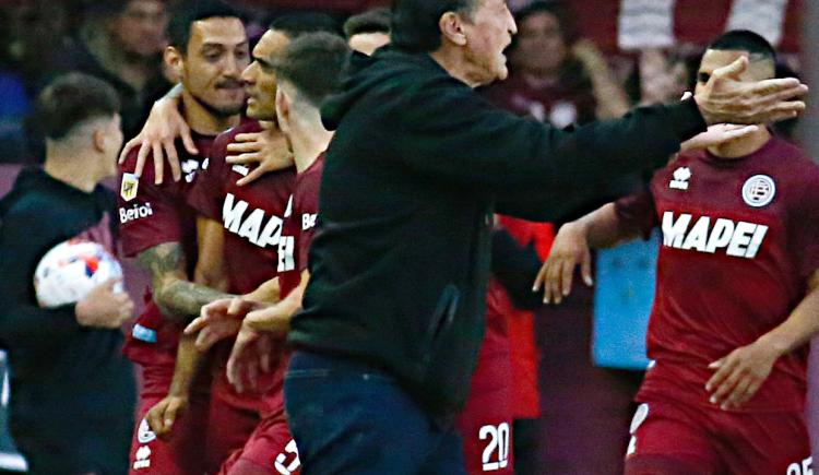 Imagen de El palazo de Falcioni para Montenegro por el armado del plantel