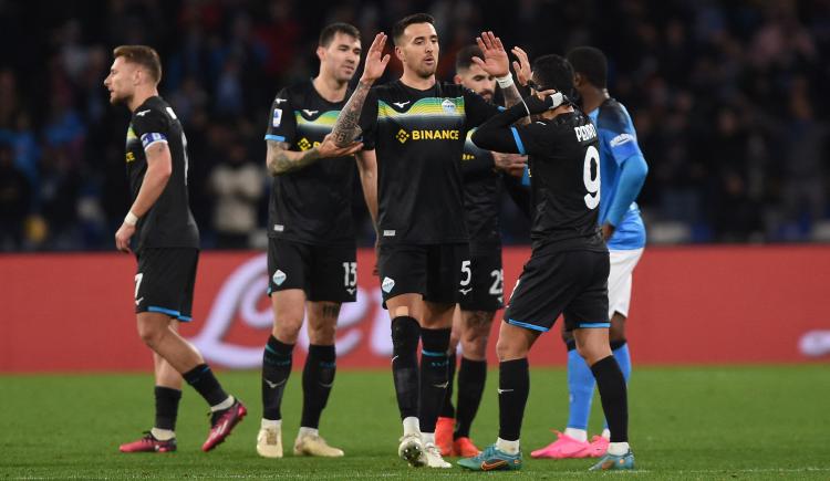 Imagen de Lazio dio el golpe en Nápoles y saltó al segundo puesto