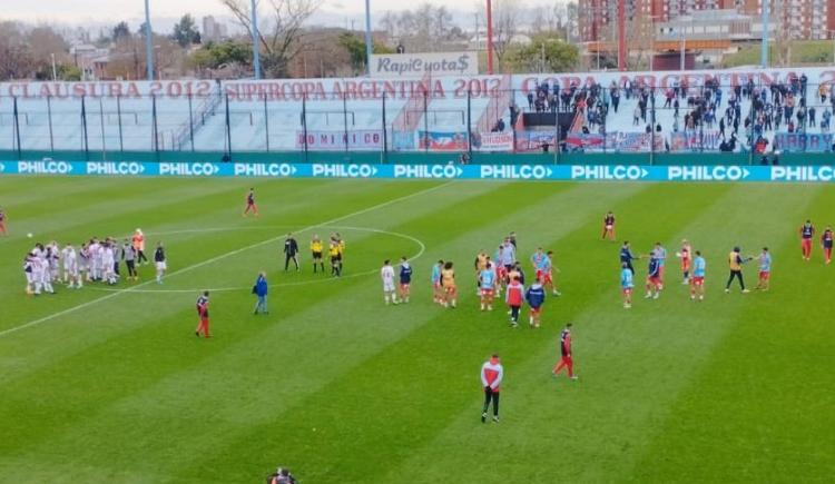 Imagen de Escándalo en Arsenal: Humberto Grondona insultó a un jugador en pleno partido