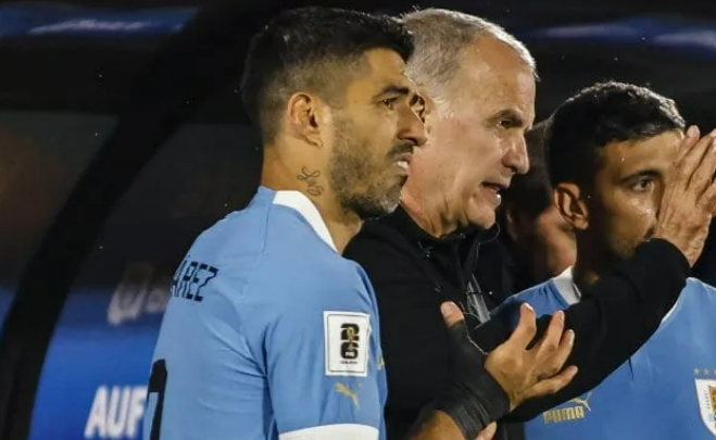 Imagen de Luis Suárez destrozó a Marcelo Bielsa