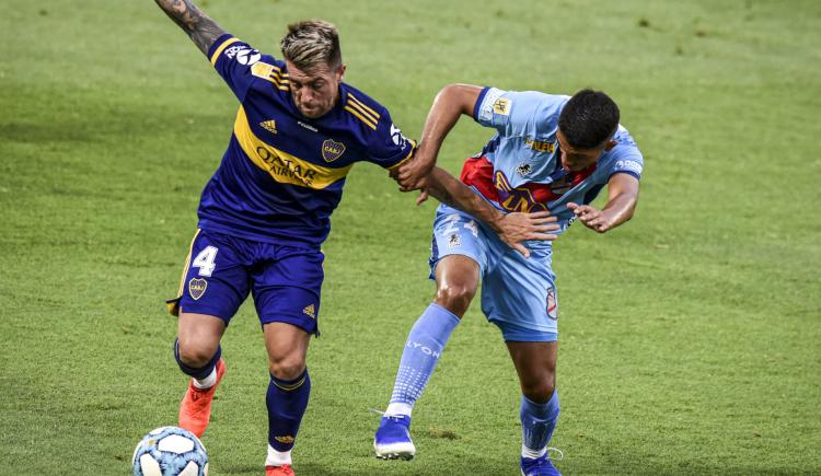 Imagen de TODO PASA POR EL LATERAL DERECHO