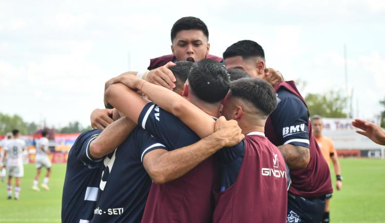 Imagen de Acassuso empató con Armenio y ascendió a la Primera Nacional