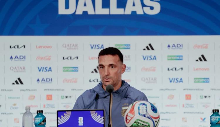 Imagen de Scaloni confirmó que Messi "jugará algunos minutos" contra Jordania y le marcó la cancha al resto