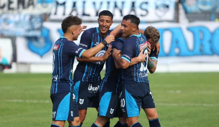 Imagen de Gimnasia de Jujuy aplastó a Almagro y rompió los esquemas: ¿Cuánto tiempo pasó para que un equipo anote 6 goles en la Primera Nacional?