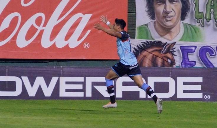 Imagen de Brown de Adrogué le ganó a Ferro sobre el final y se subió al tercer puesto del Nacional