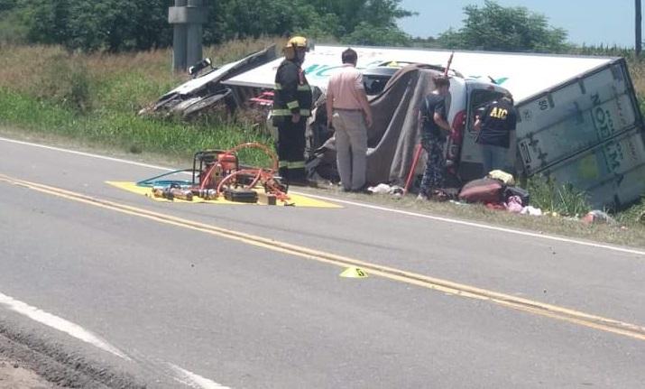 Imagen de TRAGEDIA EN LA RUTA: CUATRO HINCHAS DE RIVER MURIERON EN UN ACCIDENTE