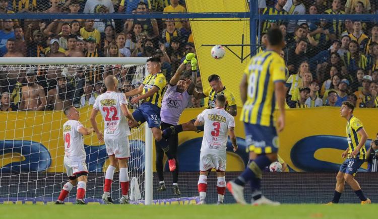 Imagen de Barracas lo dio vuelta y le ganó a Rosario Central en Arroyito