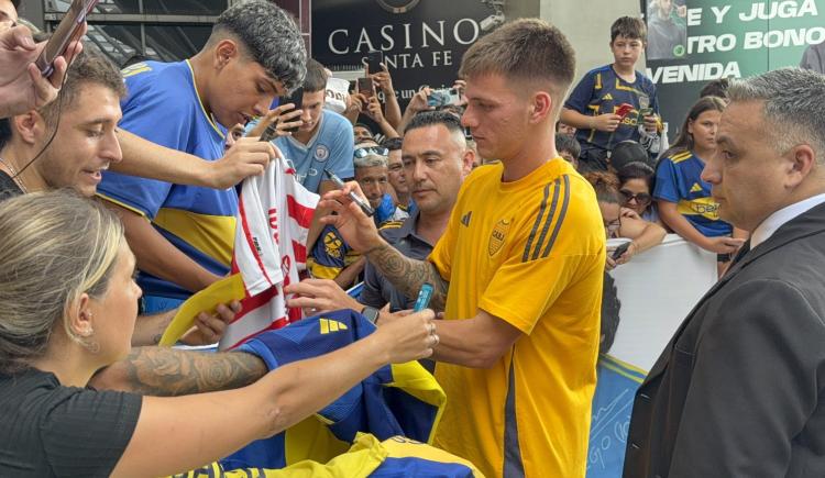 Imagen de Boca tuvo un colorido recibimiento en Santa Fe