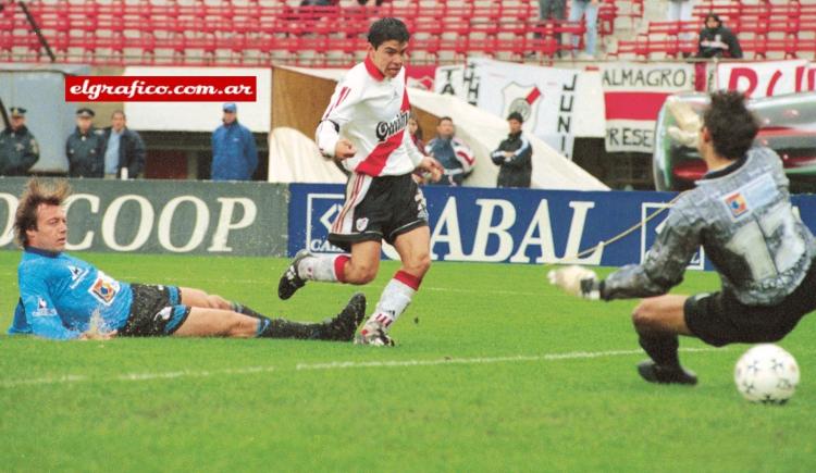 Imagen de 1999. Cuando River ataca es un ballet… Cuando defiende es una murga