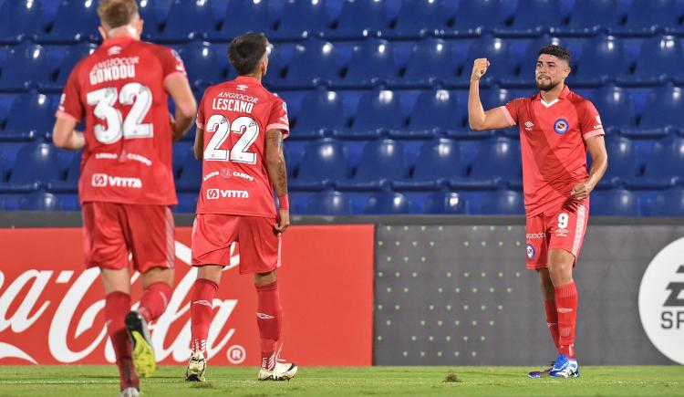 Imagen de Argentinos Juniors debutó con un triunfazo en Paraguay