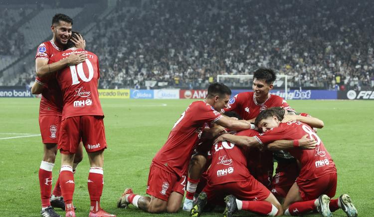 Imagen de Huracán dio el golpe en Brasil ante el Corinthians de Ramón Díaz