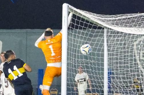 Imagen de Obra de arte en Ezeiza: Leonel Flores y un golazo olímpico para Boca